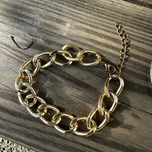 Elegant Gold Chain Bracelet